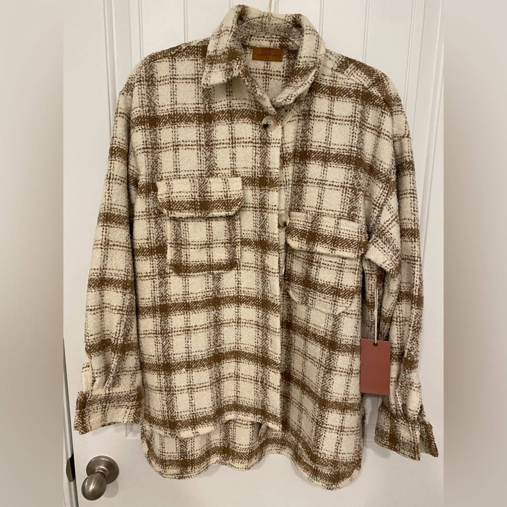NWT Isle Rae Button Shirt Jacket